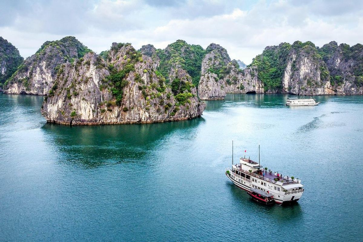 Vietnam & Sri Lanka Discovery