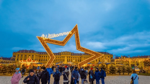 Schonbrunn Palace Market