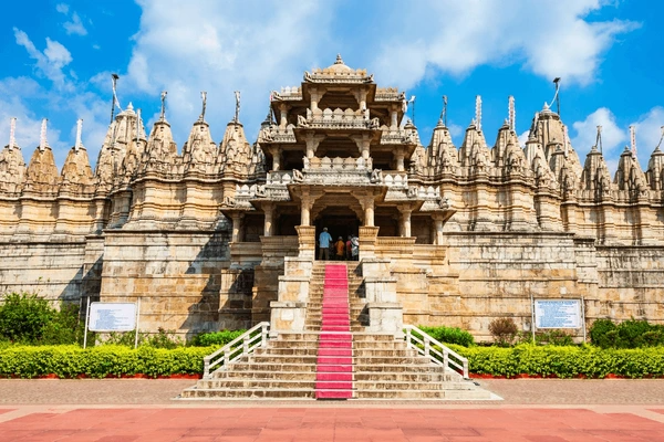 India in Opulence: The Leela & Amarvilas Experience