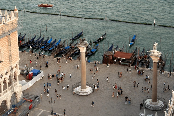 Venice Holiday