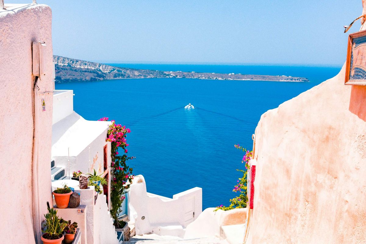 Escape to Mykonos and Santorini