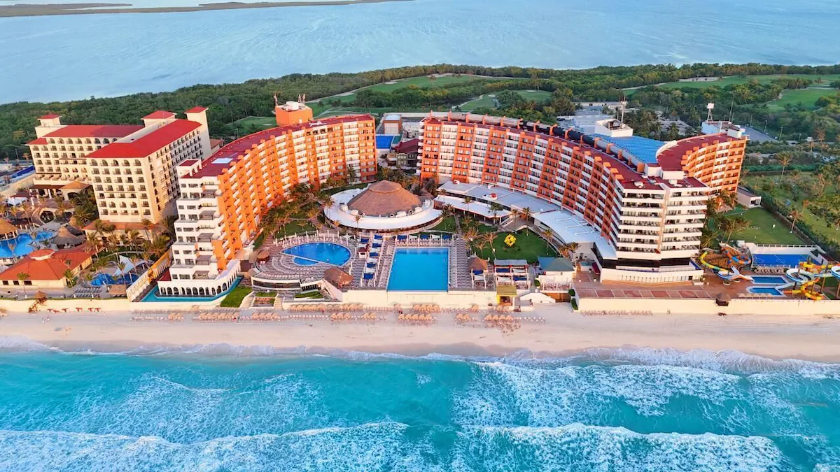 Cancun Holiday Package